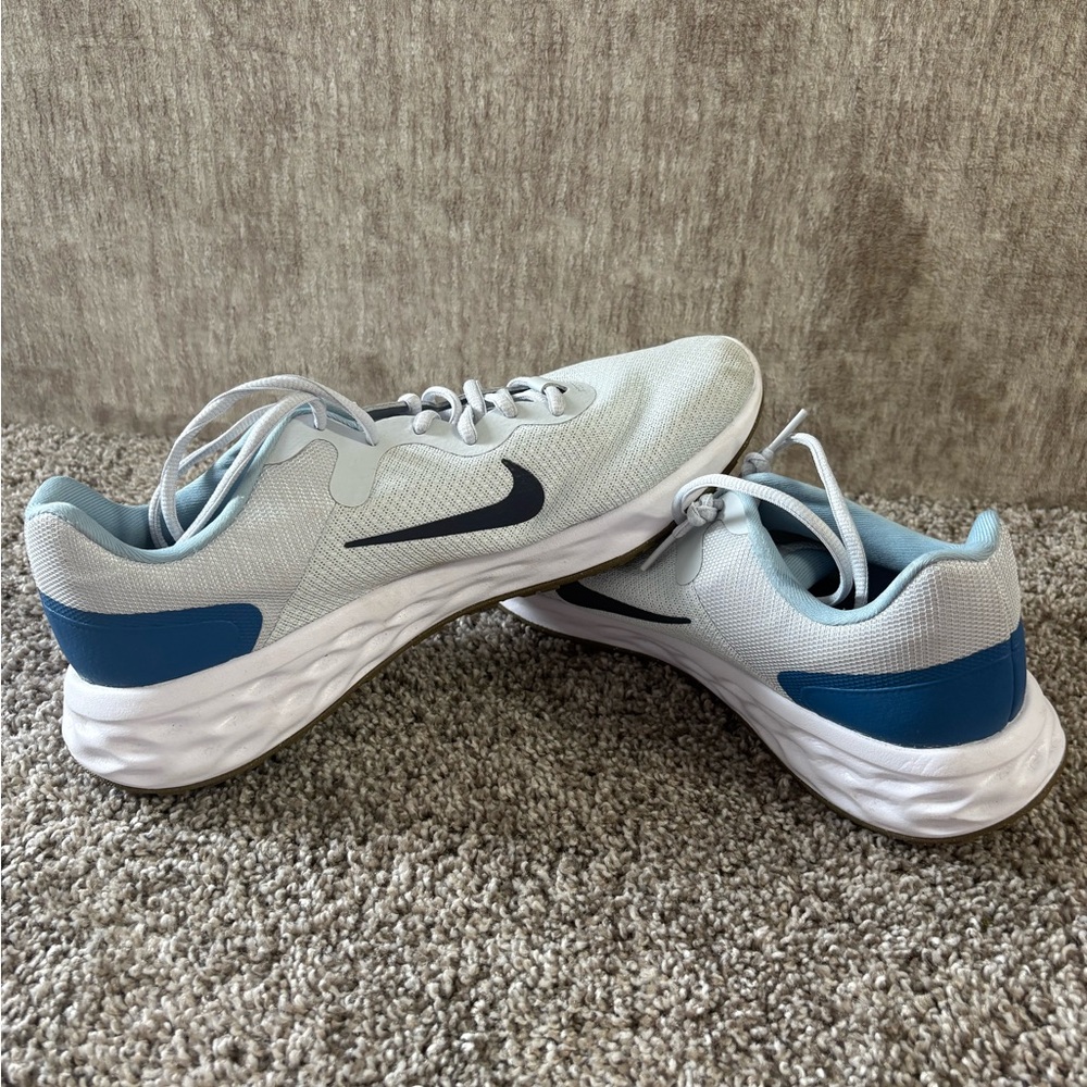 Nike White and Navy Athletic Sneakers